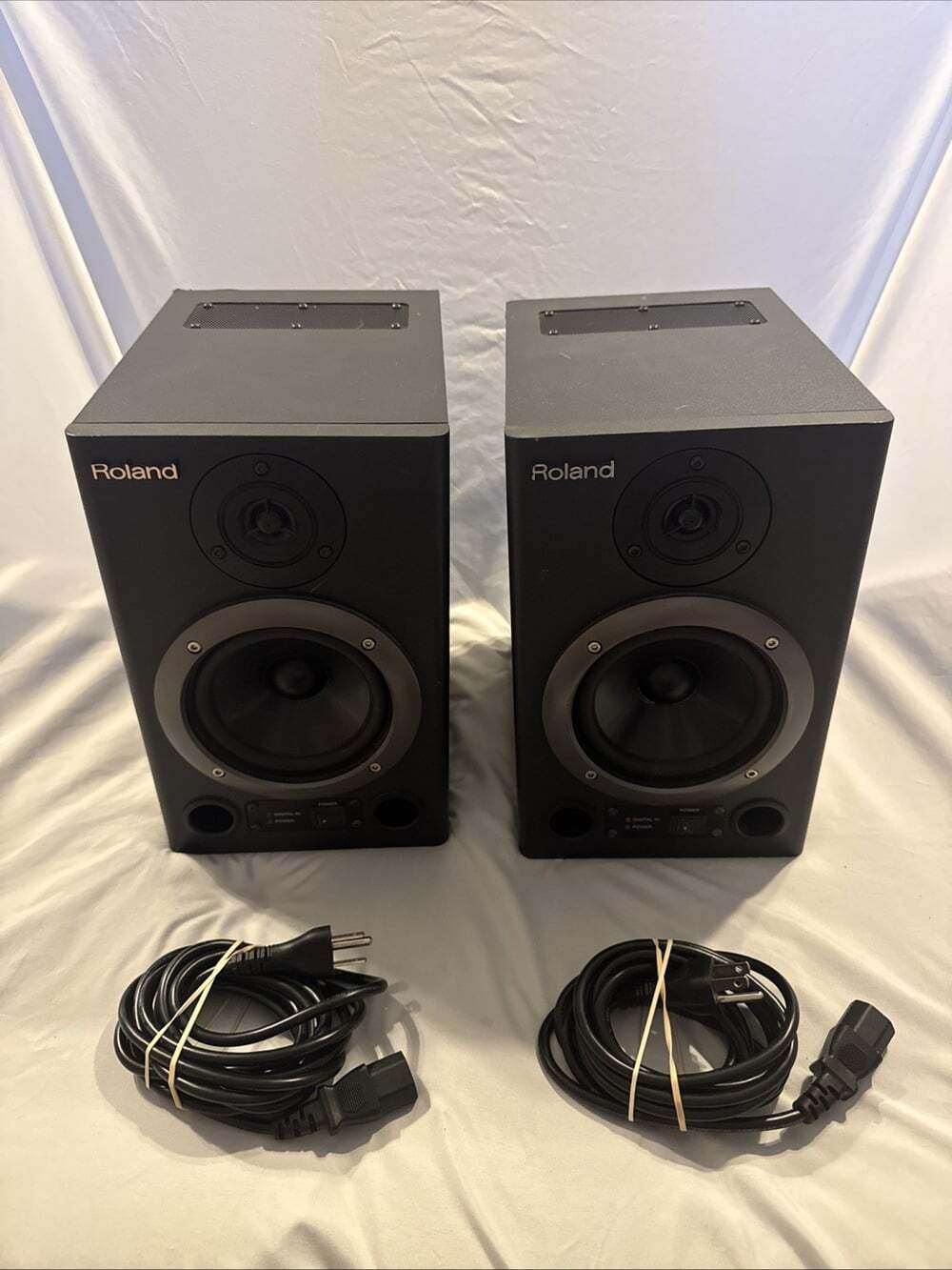 Roland DS-30A BI-AMP Monitor 24 Bit Digital Speaker Set 40W Good Shape Tested
